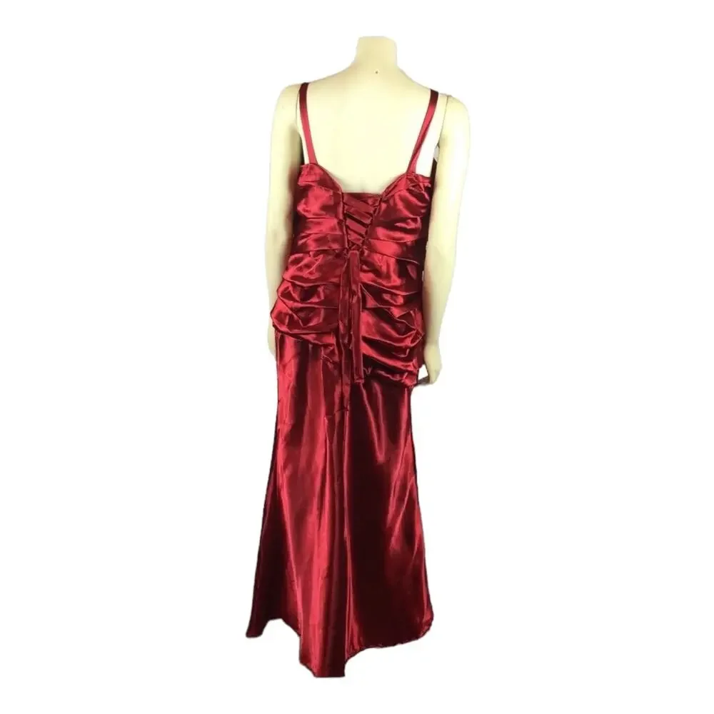 NWT Cindy Collection style 1230 in red sleeveless ruched jewelled size 2 XL